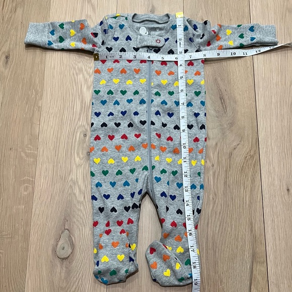 NWOT Primary Baby Newborn Infant Rainbow Hearts Zip Up Footie Pajamas - Picture 8 of 11